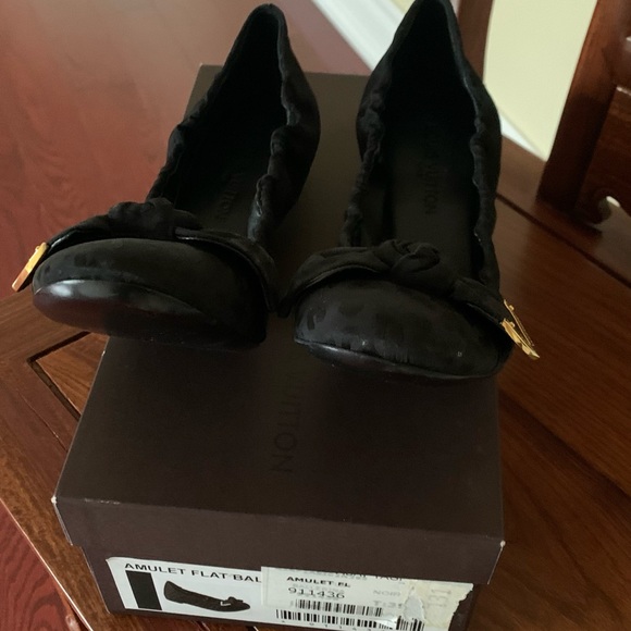 Louis Vuitton LV Suede Amulet Flat Ballerina Black - Picture 2 of 6
